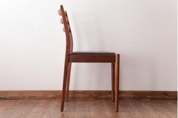 北欧家具　G-PLAN(ジープラン)　チーク材　 黒のレザーがおしゃれなダイニングチェア(椅子、ダイニングチェア、ワークチェア)(3)