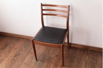 北欧家具　G-PLAN(ジープラン)　チーク材　 黒のレザーがおしゃれなダイニングチェア(椅子、ダイニングチェア、ワークチェア)