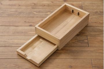 中古美品　伝統民芸家具　岩谷堂箪笥　No.360　艶と杢目が美しい衣装箪笥(整理箪笥)(定価43万円)