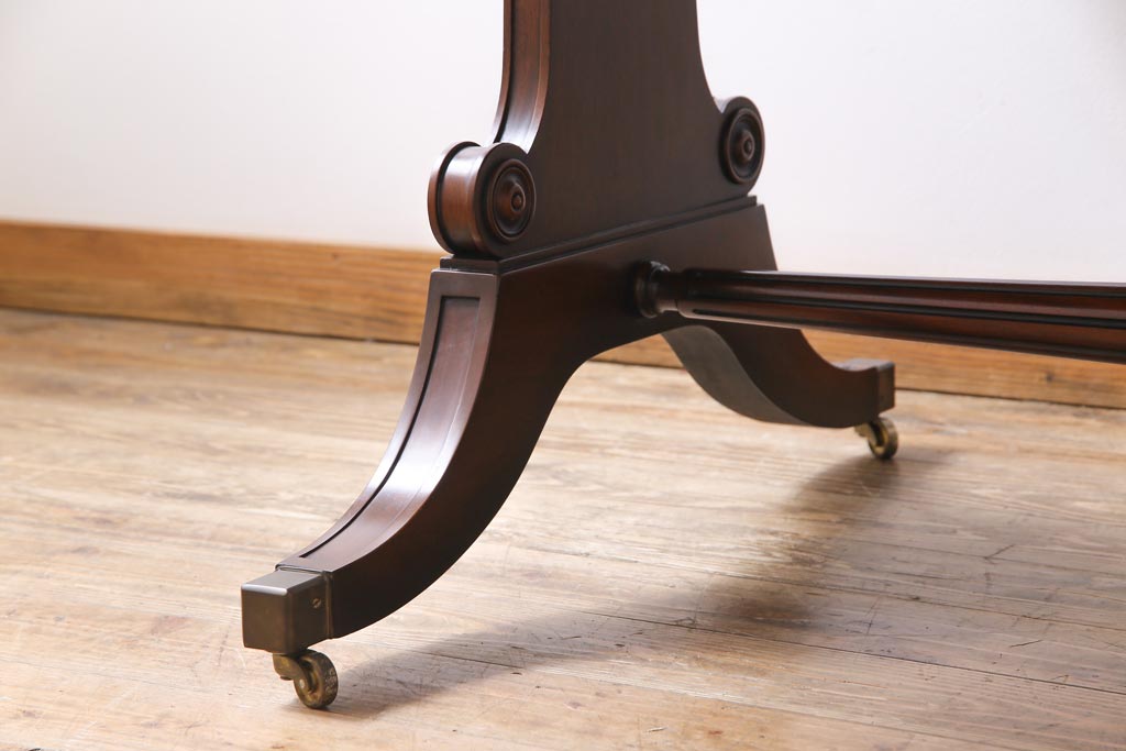 中古　イギリス　RACKSTRAW(ラックストロー)　高級感漂うレザートップテーブル(デスク、在宅ワーク、在宅用ダイニングテーブル)