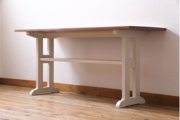 ペイント家具　ビンテージ　桜無垢材　柔和な雰囲気が魅力的なサイドテーブル(作業台、飾り台、コンソールテーブル)(R-032585)