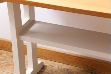ペイント家具　ビンテージ　桜無垢材　柔和な雰囲気が魅力的なサイドテーブル(作業台、飾り台、コンソールテーブル)(R-032585)