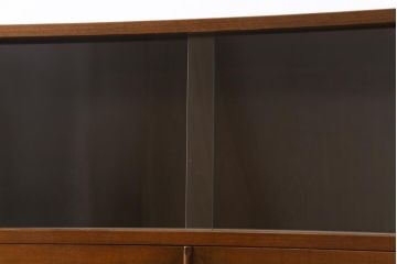 ヴィンテージ家具　ビンテージ　カバ材　シンプルモダンなデザインがシックな雰囲気漂うブックケース(キャビネット、収納棚、本箱)