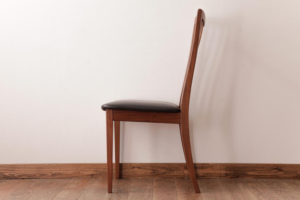 アンティーク家具　G-PLAN(ジープラン)　レザーの座面がシックなダイニングチェア(ワークチェア、椅子)