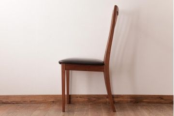アンティーク家具　G-PLAN(ジープラン)　レザーの座面がシックなダイニングチェア(ワークチェア、椅子)