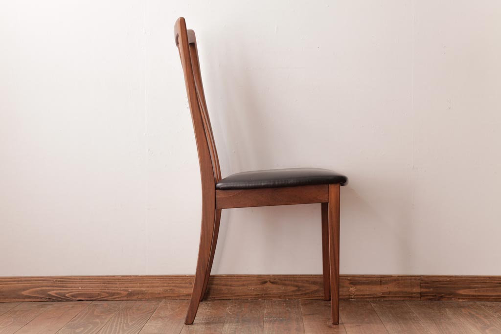 アンティーク家具　G-PLAN(ジープラン)　レザーの座面がシックなダイニングチェア(ワークチェア、椅子)