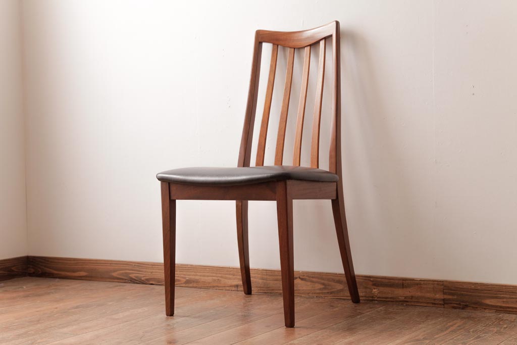 アンティーク家具　G-PLAN(ジープラン)　レザーの座面がシックなダイニングチェア(ワークチェア、椅子)