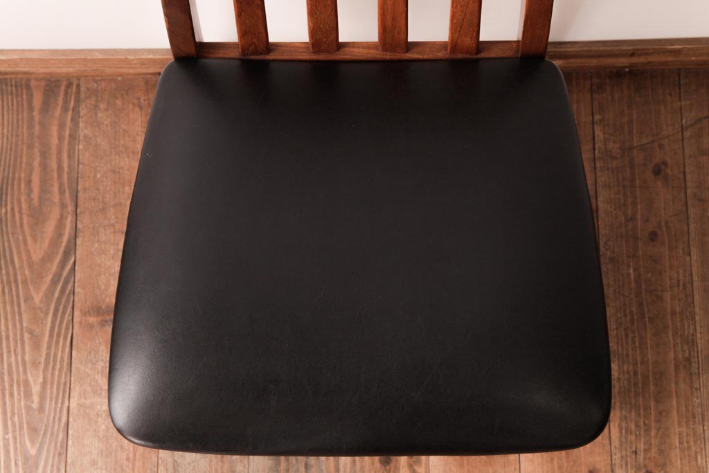 アンティーク家具　G-PLAN(ジープラン)　レザーの座面がシックなダイニングチェア(ワークチェア、椅子)