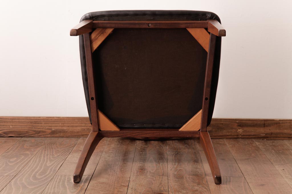 アンティーク家具　G-PLAN(ジープラン)　レザーの座面がシックなダイニングチェア(ワークチェア、椅子)