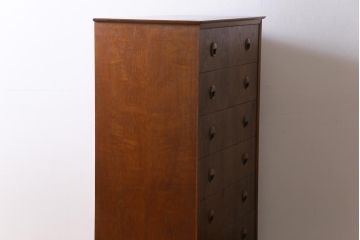 ヴィンテージ家具　北欧ビンテージ　デンマーク　チーク材　ふっくらとした取っ手が愛らしいチェスト(引き出し)
