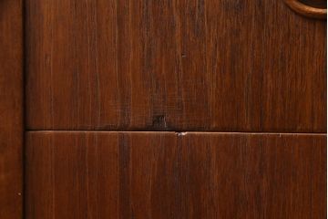 ヴィンテージ家具　北欧ビンテージ　デンマーク　チーク材　ふっくらとした取っ手が愛らしいチェスト(引き出し)