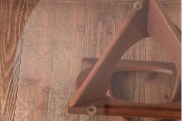 ビンテージ家具　北欧ヴィンテージ　チーク材　目を惹くデザインのガラストップローテーブル(カフェテーブル、リビングテーブル)