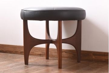 ヴィンテージ家具　北欧ビンテージ　G-PLAN(ジープラン)　スタイリッシュな丸スツール(チェア、椅子、オットマン)