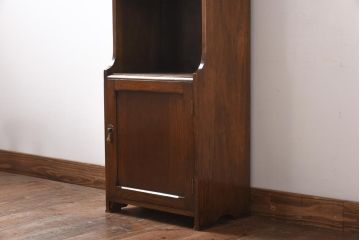 アンティーク家具　イギリスアンティーク　オーク材　小振り　木の温もり溢れる上品なキャビネット(飾り棚、戸棚)