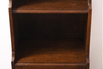 アンティーク家具　イギリスアンティーク　オーク材　小振り　木の温もり溢れる上品なキャビネット(飾り棚、戸棚)