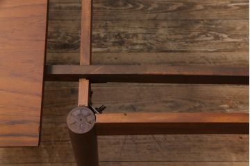 ビンテージ家具　北欧ヴィンテージ　珍しいローテーブルタイプのエクステンションテーブル(リビングテーブル、センターテーブル)