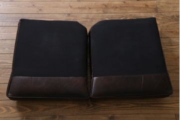 ビンテージ家具　イギリスヴィンテージ家具　重厚感のあるチェスターフィールドソファ(ラウンジソファ、2人掛けソファ)