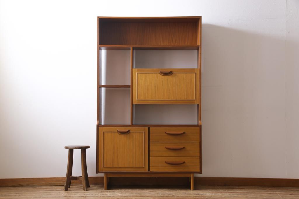 ビンテージ家具　北欧ヴィンテージ　ミッドセンチュリーデザインのルームディバイダー(飾り棚、サイドボード)