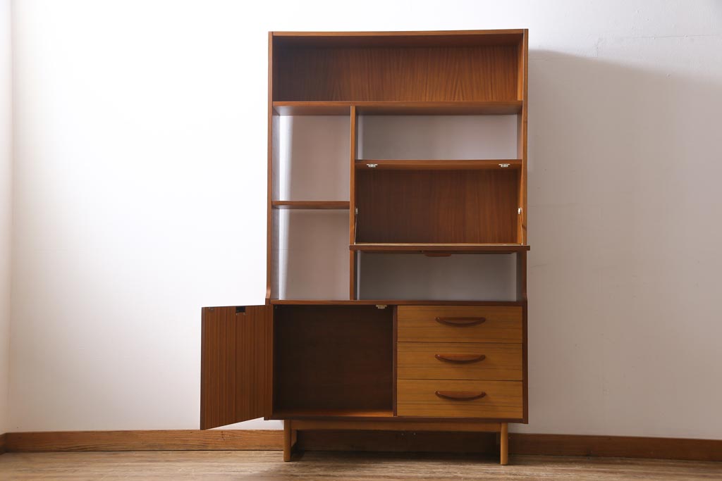 ビンテージ家具　北欧ヴィンテージ　ミッドセンチュリーデザインのルームディバイダー(飾り棚、サイドボード)