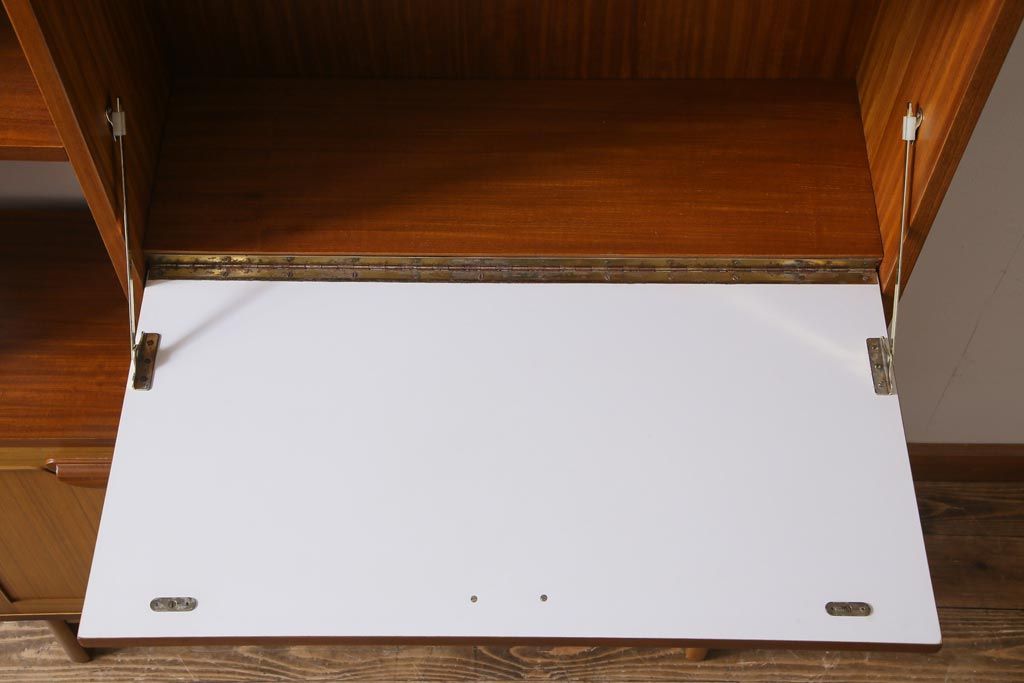 ビンテージ家具　北欧ヴィンテージ　ミッドセンチュリーデザインのルームディバイダー(飾り棚、サイドボード)