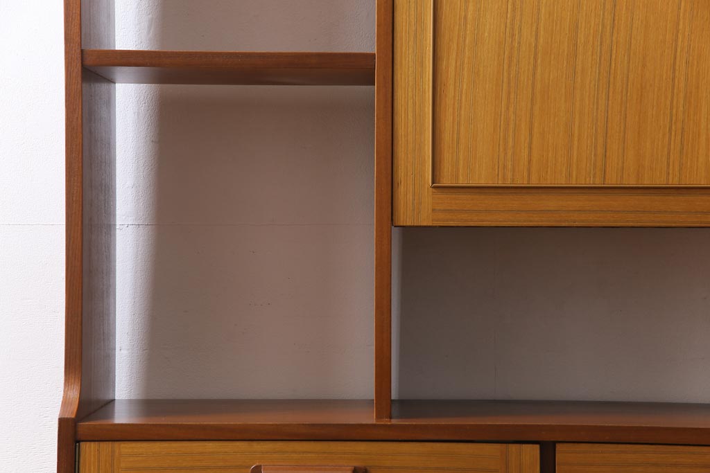 ビンテージ家具　北欧ヴィンテージ　ミッドセンチュリーデザインのルームディバイダー(飾り棚、サイドボード)