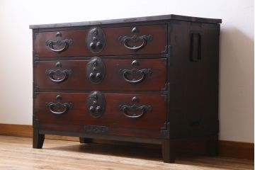 アンティーク家具　和製アンティーク　リメイク　前面ケヤキ材　鶴亀金具　二本松箪笥ローボード(時代箪笥、ローチェスト、和タンス)