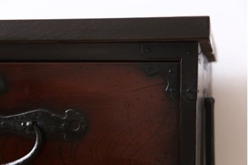 アンティーク家具　和製アンティーク　リメイク　前面ケヤキ材　鶴亀金具　二本松箪笥ローボード(時代箪笥、ローチェスト、和タンス)