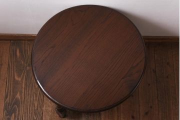 ヴィンテージ家具　イギリスビンテージ　オーク材　シックな意匠が目を引く折り畳み式サイドテーブル(コーヒーテーブル、花台)