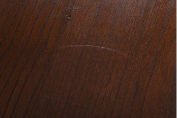 ヴィンテージ家具　イギリスビンテージ　オーク材　シックな意匠が目を引く折り畳み式サイドテーブル(コーヒーテーブル、花台)