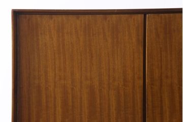 ヴィンテージ家具　北欧ビンテージ　チーク材　Mackintosh(マッキントッシュ)　レア物　スタイリッシュな雰囲気漂うワードローブ(収納棚)