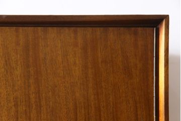 ヴィンテージ家具　北欧ビンテージ　チーク材　Mackintosh(マッキントッシュ)　レア物　スタイリッシュな雰囲気漂うワードローブ(収納棚)
