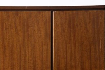 ヴィンテージ家具　北欧ビンテージ　チーク材　Mackintosh(マッキントッシュ)　レア物　スタイリッシュな雰囲気漂うワードローブ(収納棚)