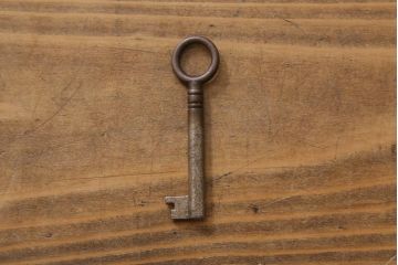 ヴィンテージ家具　北欧ビンテージ　チーク材　Mackintosh(マッキントッシュ)　レア物　スタイリッシュな雰囲気漂うワードローブ(収納棚)