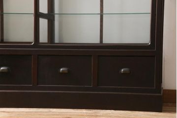 アンティーク家具　和製アンティーク　栗材　大正ロマンの雰囲気溢れる上質なガラスケース(陳列棚)