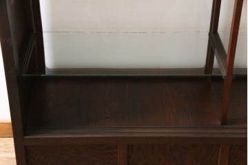 アンティーク家具　和製アンティーク　栗材　大正ロマンの雰囲気溢れる上質なガラスケース(陳列棚)