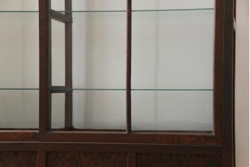 アンティーク家具　和製アンティーク　栗材　大正ロマンの雰囲気溢れる上質なガラスケース(陳列棚)