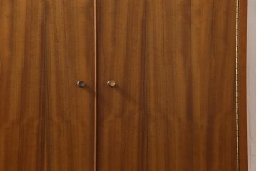 ヴィンテージ家具　北欧ビンテージ　ディスプレイも楽しめる温かな雰囲気のキャビネット(収納棚)