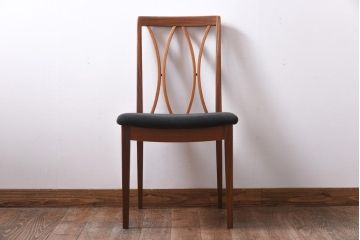 ヴィンテージ家具　ビンテージ　G-PLAN(ジープラン)　X-back(エックスバック)が目を引くチェア(ダイニングチェア、椅子)(1)