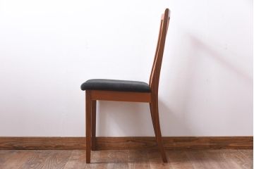 ヴィンテージ家具　ビンテージ　G-PLAN(ジープラン)　X-back(エックスバック)が目を引くチェア(ダイニングチェア、椅子)(1)