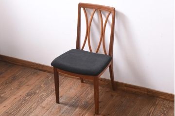 ヴィンテージ家具　ビンテージ　G-PLAN(ジープラン)　X-back(エックスバック)が目を引くチェア(ダイニングチェア、椅子)(1)