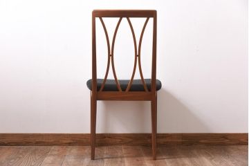 ヴィンテージ家具　ビンテージ　G-PLAN(ジープラン)　X-back(エックスバック)が目を引くチェア(ダイニングチェア、椅子)(1)