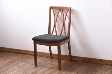 ヴィンテージ家具　ビンテージ　G-PLAN(ジープラン)　X-back(エックスバック)が目を引くチェア(ダイニングチェア、椅子)(2)