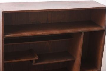 アンティーク家具　和製アンティーク　三方ケヤキ材　上品な和の趣きあふれる茶箪笥(収納棚、飾り棚)