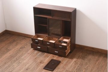 アンティーク家具　和製アンティーク　三方ケヤキ材　上品な和の趣きあふれる茶箪笥(収納棚、飾り棚)