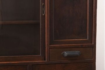 アンティーク家具　和製アンティーク　三方ケヤキ材　上品な和の趣きあふれる茶箪笥(収納棚、飾り棚)