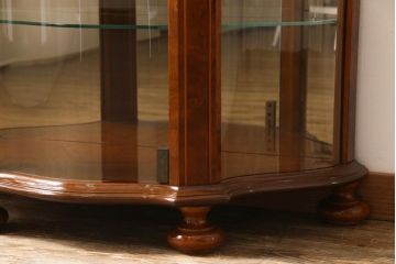 フランスビンテージ　曲線のデザインがエレガントなガラスケース(サイドキャビネット)(定価約20万円)