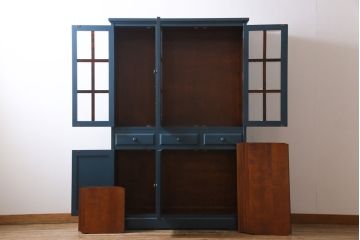 中古　北海道民芸　ペイント家具　シックでクールな雰囲気がお洒落な食器棚(収納棚、カップボード、キャビネット)