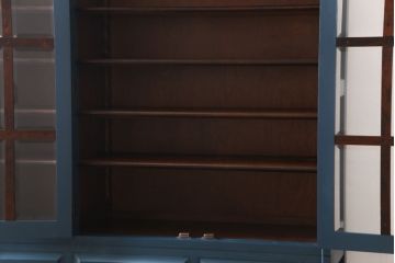 中古　北海道民芸　ペイント家具　シックでクールな雰囲気がお洒落な食器棚(収納棚、カップボード、キャビネット)