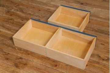 中古　北海道民芸　ペイント家具　シックでクールな雰囲気がお洒落な食器棚(収納棚、カップボード、キャビネット)