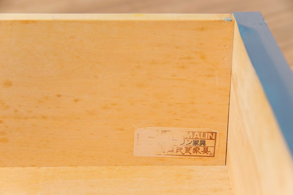 中古　北海道民芸　ペイント家具　シックでクールな雰囲気がお洒落な食器棚(収納棚、カップボード、キャビネット)